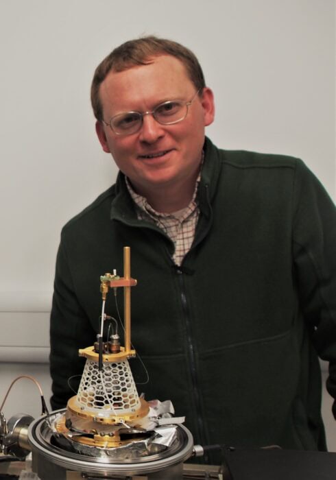 Prof Robert Hadfield